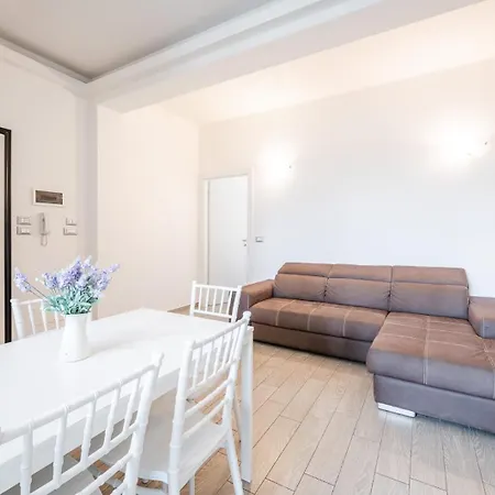 Le Cinque Rose Airport * Bolonha