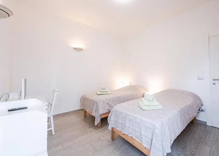 Le Cinque Rose Airport Appartement *