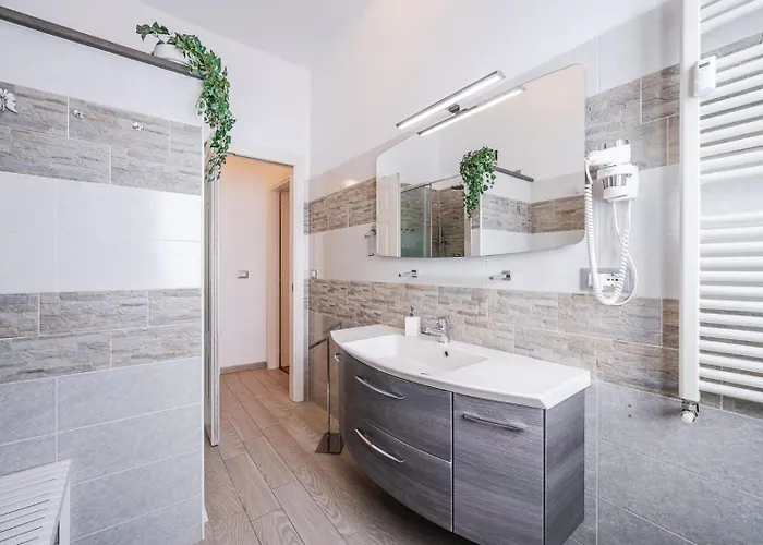 Le Cinque Rose Airport Apartament Bolonia