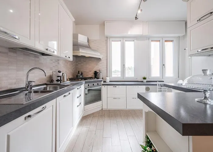 Le Cinque Rose Airport Болонья