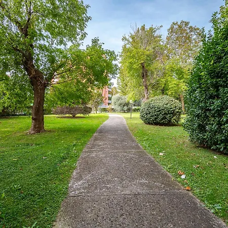 Le Cinque Rose Airport * Bologna