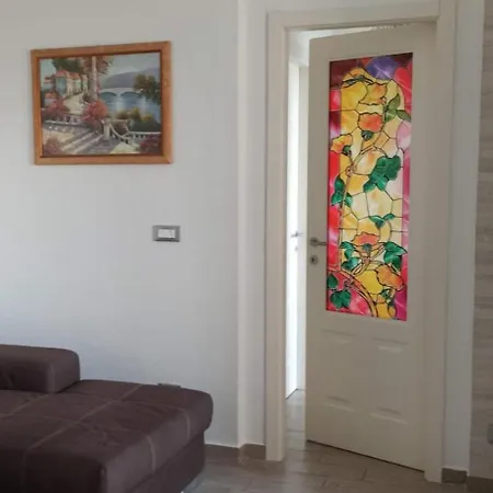 Le Cinque Rose Airport Apartman