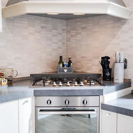 Le Cinque Rose Airport Apartman *