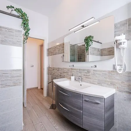 Le Cinque Rose Airport Apartman Bologna