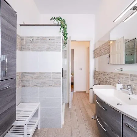 Le Cinque Rose Airport Apartman Bologna